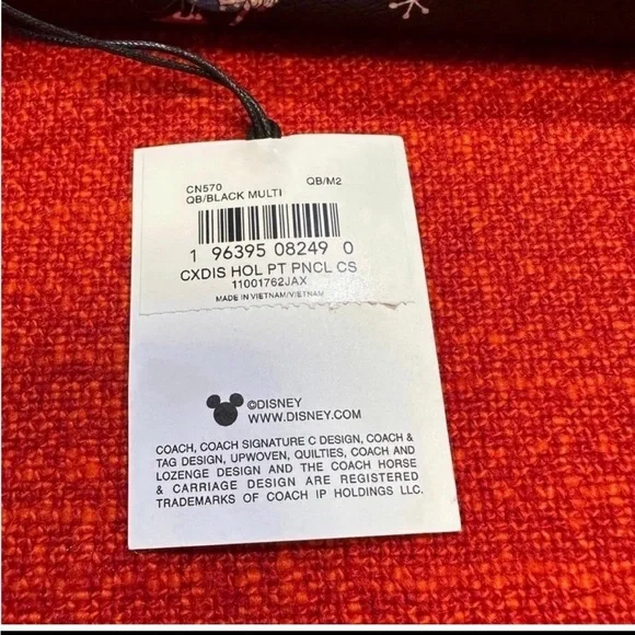 ❤️❤️❤️NWT Coach X Disney Pencil Case CN570❤️❤️❤️ - Picture 6 of 8